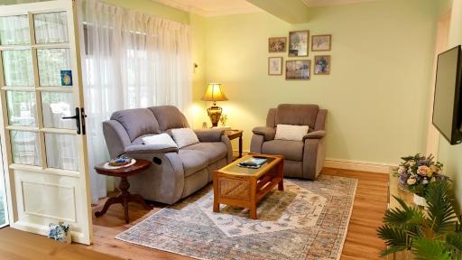 Curtis Falls Studio-Apartment - Housity