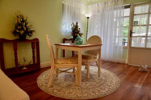 Curtis Falls Studio-Apartment - Housity