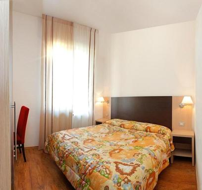 Hotel Garibaldi - Housity