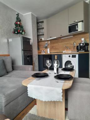 Студио Еми - Housity