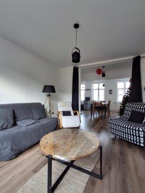 Entre les places, spacieux avec Parking Gratuit - Housity