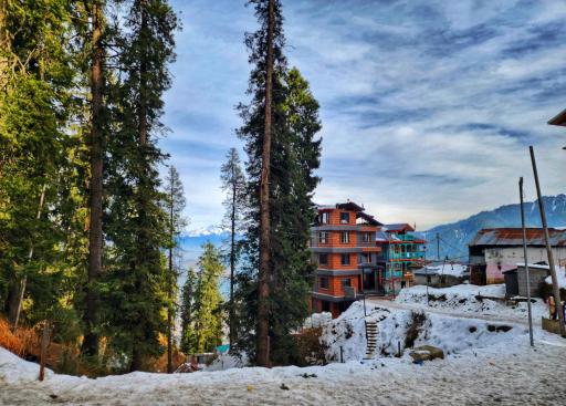 The White Season Residency - Housity