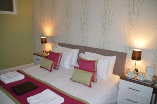 Grosvenor House Hotel - Housity