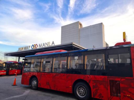 One Palm Tree Villas Condo Across NAIA Terminal 3 - Housity