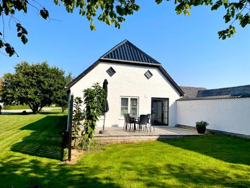 Lille Knudsgaard - Housity