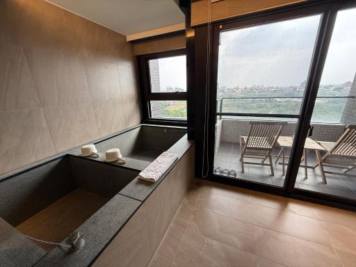 Sunrise Hot Spring House - Housity