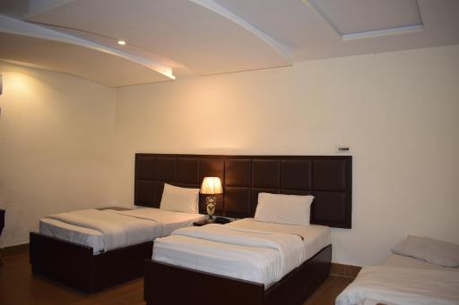 Hotel SR Lounge Multan - Housity