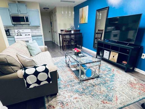 Lovely 1BD Apt Near Magic Garden in Center City - Housity
