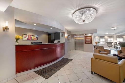 Best Western On The Avenue - Housity