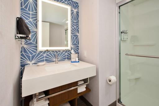 Holiday Inn Express Hotel & Suites Virginia Beach Oceanfront, an IHG Hotel - Housity