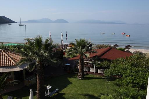 Grand Nefeli Resort - Housity