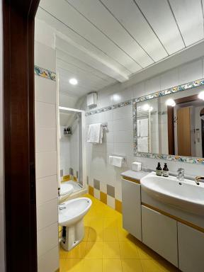 America Apartments - Housity