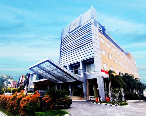Royal Asnof Hotel Pekanbaru - Housity
