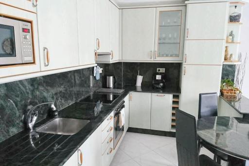 Comfortable apartment in A Coruna with many amenities 83 m² - Housity