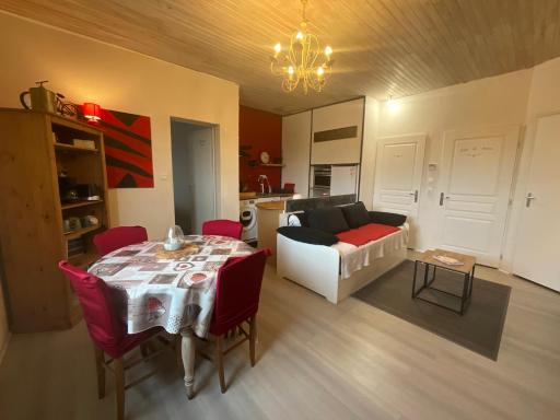 Ravissant T2, Cl 3 étoiles, 3 pers et 1 enf , 3 lits, parking et patio - Housity