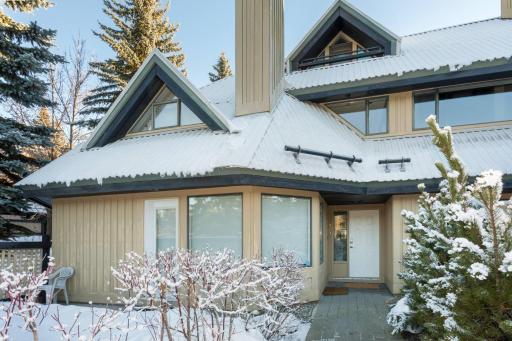 Wintergreen 34 | Townhome a Short Walk to Skiing & Blackcomb Gondola, Secure Parking - Housity