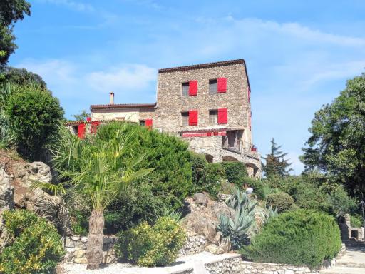 Maison de charme avec piscine partagée à Saint-Julien-de-la-Nef - Housity