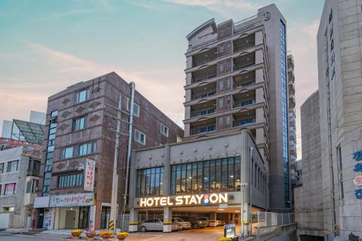 Hotel STAYON - Housity