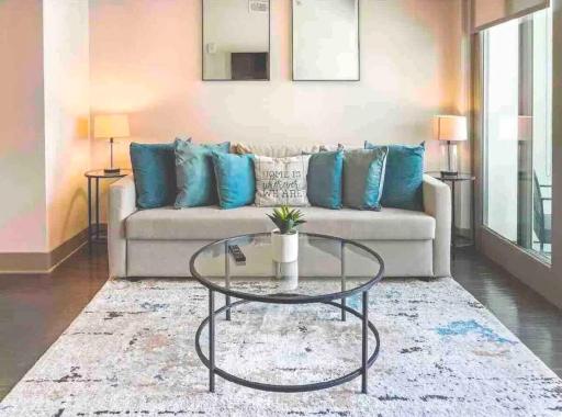 Midtown Oasis with City and Pool View - High Floor - Housity