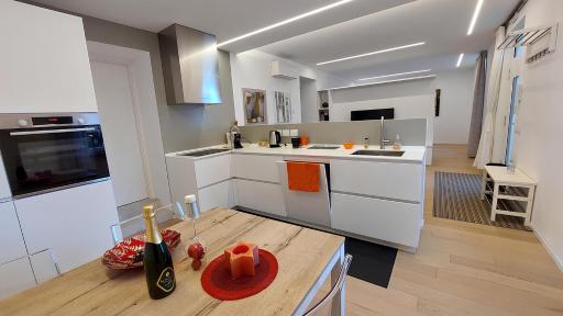 Over the Castle Apartment - Housity