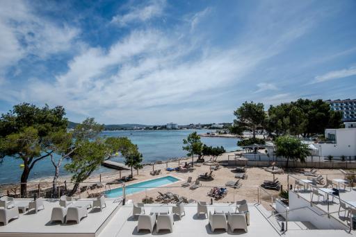 Els Pins Resort & Spa - Emar Hotels - Housity