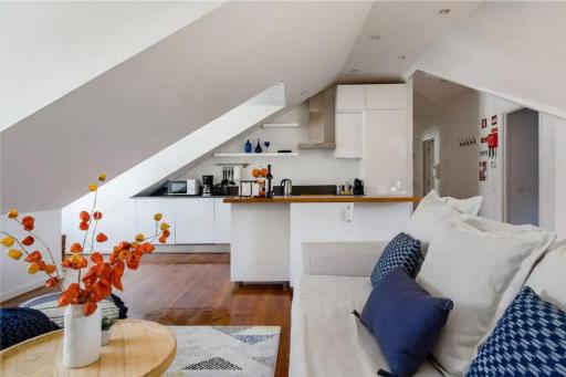 A Captivating Apartment close to River Tagus in Lisbon - Housity