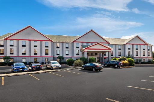 Red Roof PLUS+ & Suites Atlanta Airport South - Housity
