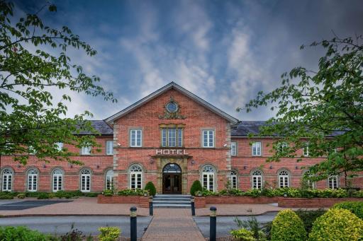 Cavan Crystal Hotel - Housity