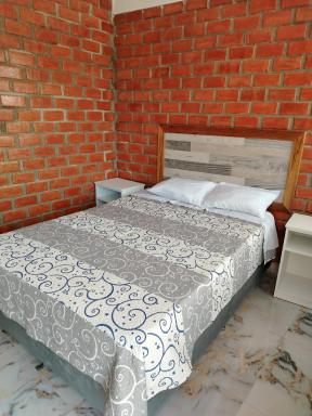 Oliver's Garden Country Hotel - Housity