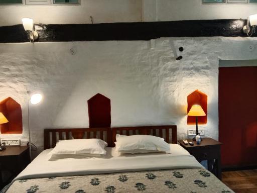 Labboo'z Café and Lodge - Housity