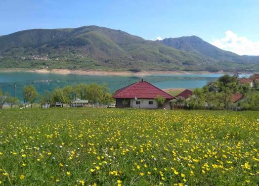 Bosnian Hobbiton - Housity
