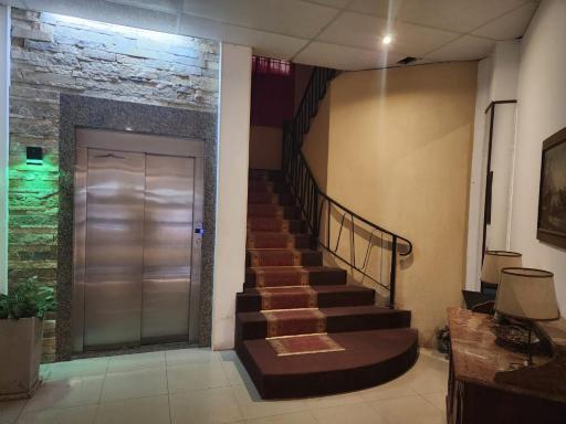 Anthony Apart - Housity