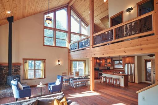 Rare Deluxe Family Cabin - Yosemite & Bass Lake - Housity