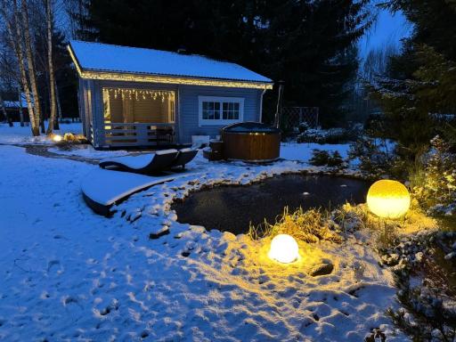 Romantic cozy house Kirzacinas pirts with sauna close to seaside - Housity