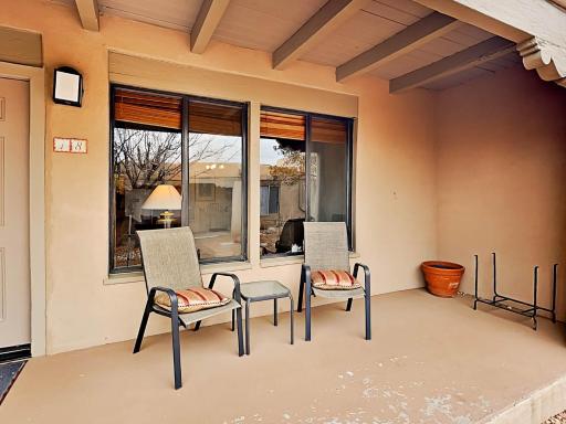 Artist Road #18, 2 Bedrooms, Sleeps 4, Flat Screen TV, Pool Access, WiFi - Housity