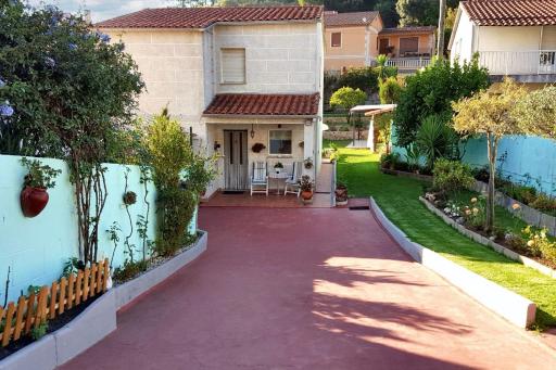 Charming house in O Rosal with garden and spa - Housity
