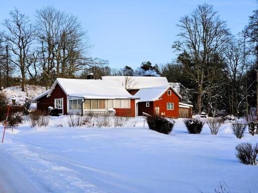 Super cozy cottage with large garden and lake view - Housity