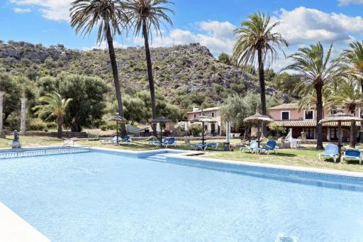 Spacious Apartment in Pollenca with Pool and Mountain View - Housity