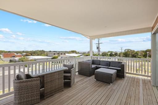 Back Beach Views - Housity