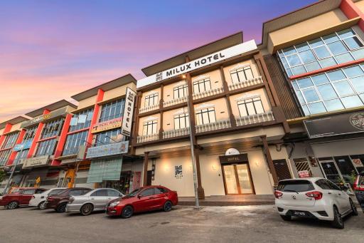 Milux Hotel - Housity