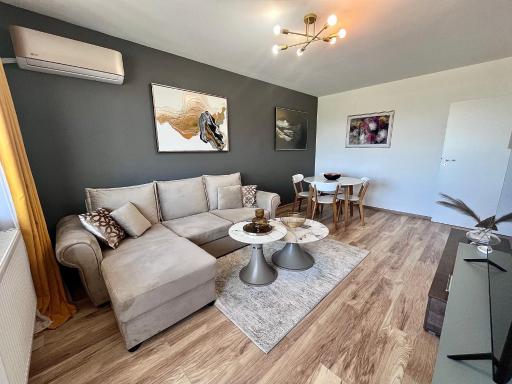 FLH - Best View Elegance with Balcony & Free Parking - Housity