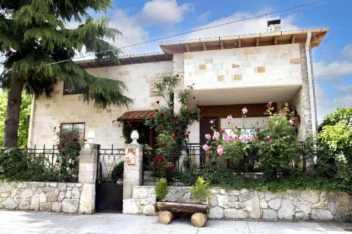 Spacious house in Abejar - Housity