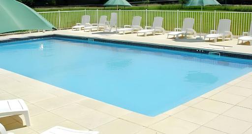 Maison spacieuse avec piscine partagée à Saint-Vincent-la-Châtre. - Housity