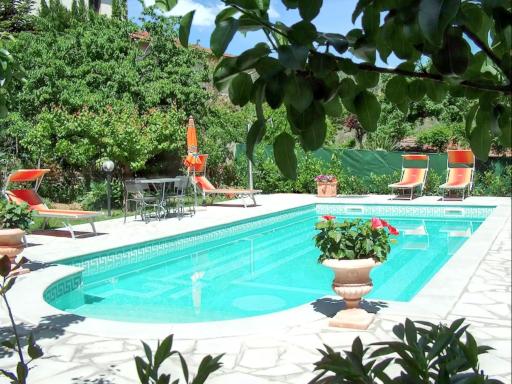 Sunny villa in Castiglion Fiorentino with private pool - Housity