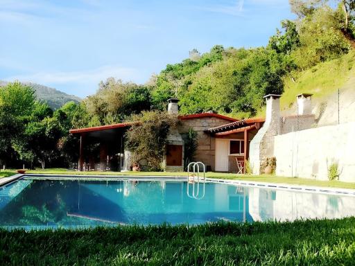 Elegant Villa with Panoramic Views in Caniçada - Housity