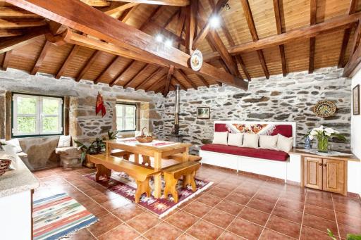 Welcoming House in Amarante with Unfenced Garden - Housity