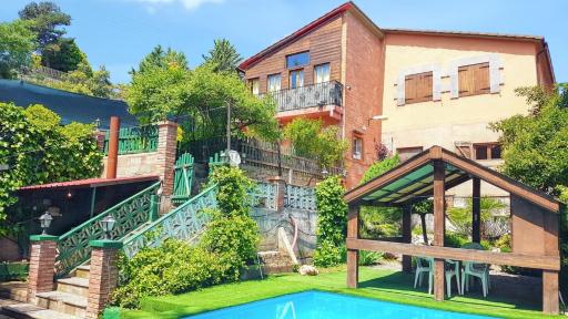 Spacious villa with private pool in La Puebla de Castro - Housity
