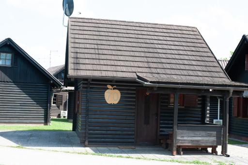 Hišica 70 - Housity