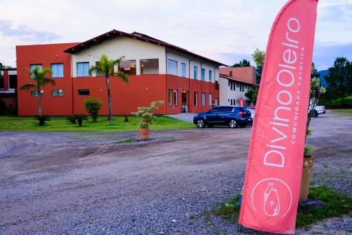 Pousada Divino Oleiro - Gov. Celso Ramos - Housity