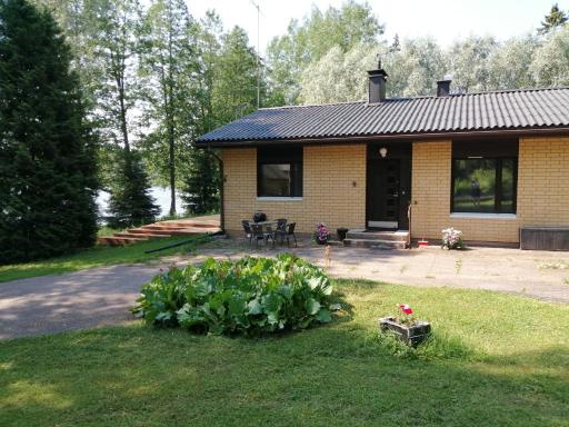 Holiday Home Villa Valkojarvi - Housity